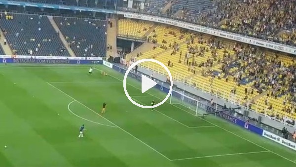 Ferdi Kadıoğlu yumruk show yapmayı öğreniyor