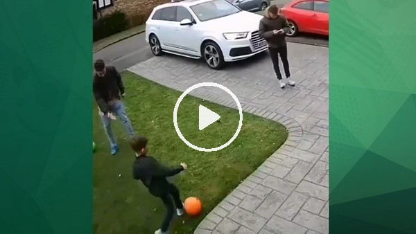 Genç adamın talihsiz anı güvenlik kamerasında...