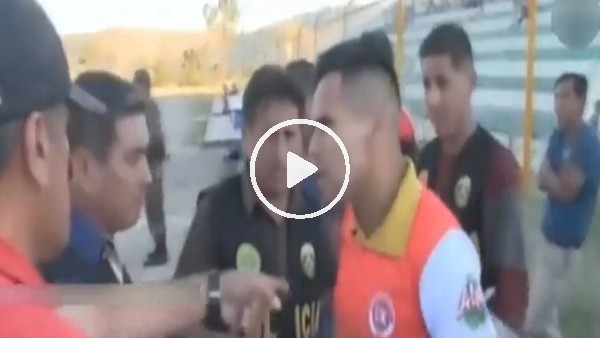 Peru'da futbolcuyu maçtan çıkarıp tutukladılar...