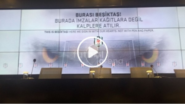 Beşiktaş'ta transferler için imza töreni düzenlendi