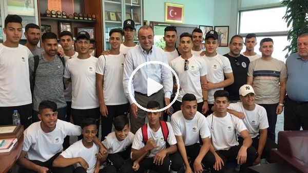 Abdurrahim Albayrak, Filistinli futbolcuları misafir etti