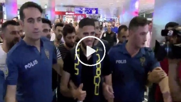 Yassine Benzia, İstanbul'a geldi!
