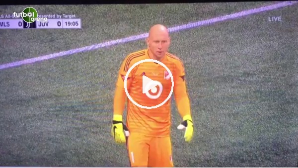 Maç sırasında kaleciyle röportaj yaptılar