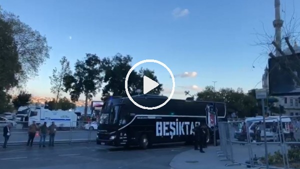 Beşiktaş kafilesi Sarpsborg maçı için stada geldi
