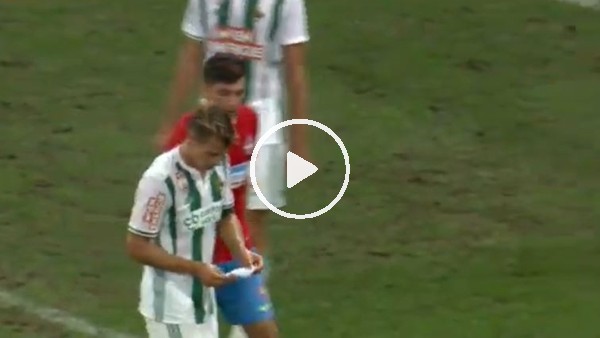 Rakip takım oyuncularının taktiğini çaldı