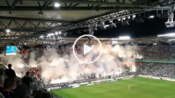 Legia tribünlerinden resital