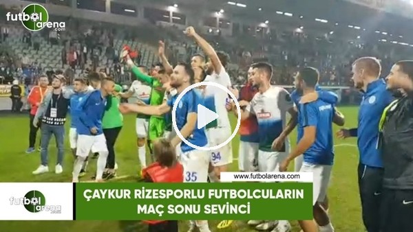 Çaykur Rizesporlu futbolcuların maçsonu sevinci