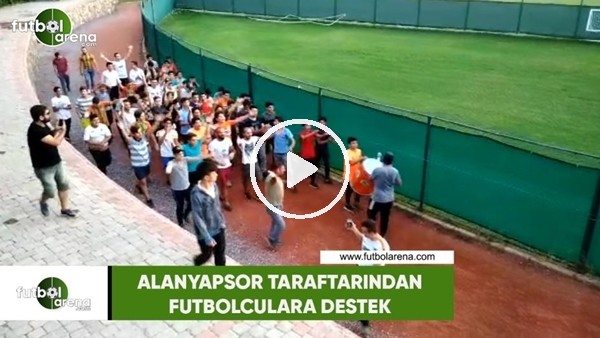 Alanyaspor taraftarından futbolculara destek