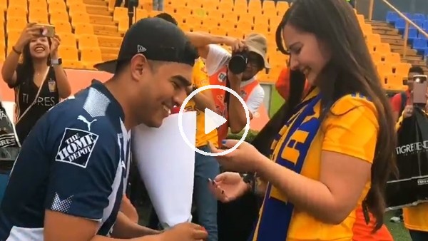 Meksika'da derbi öncesi statta evlilik teklifi
