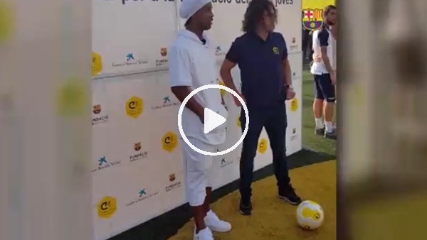 Ronaldinho'danPuyol'a bacak arası