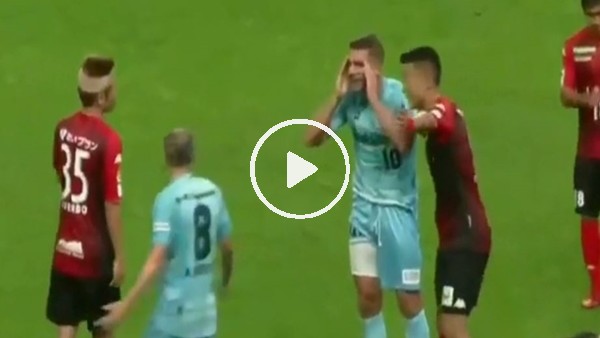 Podolski kırmızı kart gördü