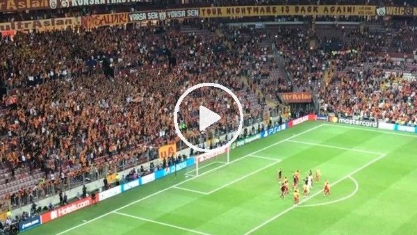 Galatasaraylı futbolcuların maç sonu sevinci