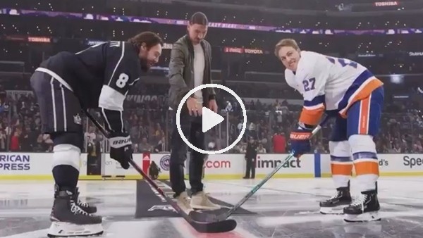 NHL'de başlama vuruşunu Zlatan Ibrahimovic yaptı