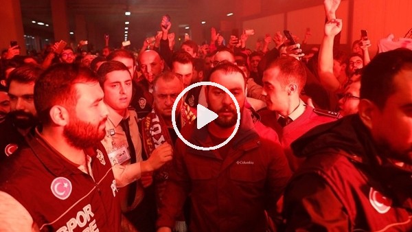 Galatasaray taraftarından takıma moral