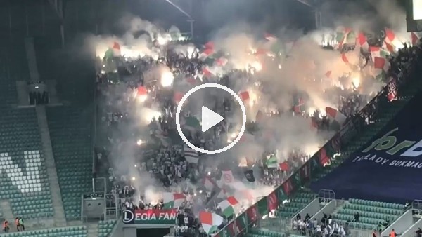 Legia Varşova tribünerinde muhteşem şov