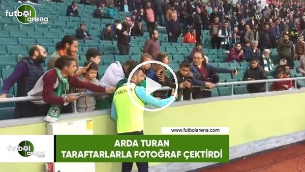Arda Turan taraftarlarla fotoğraf çektirdi