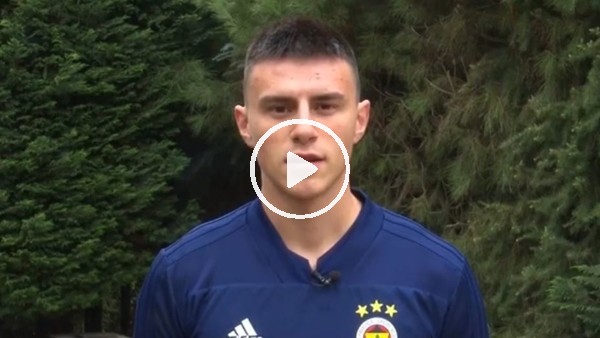 Fenerbahçeli futbolcular kadına yönelik şiddeti kınadı