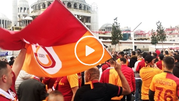 Taksim'de derbi coşkusu