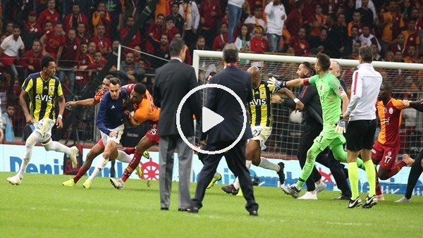 Galatasaray - Fenerbahçe derbisi sonrası saha karıştı