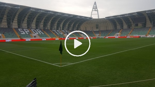 Akhisar Stadı'nın zemini