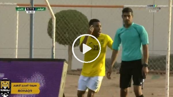 Garry Rodrigues ilk maçında oynamadan kırmızı kart gördü
