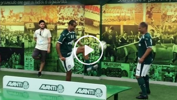 Alex de Souza ve Rivaldo'dan ayak tenisi şov