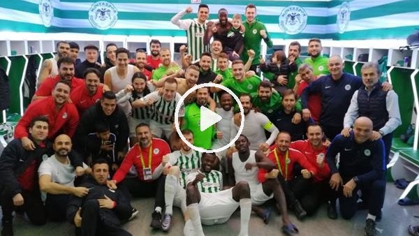 Konyasporlu futbolcularda Aykut Kocaman tezahüratı