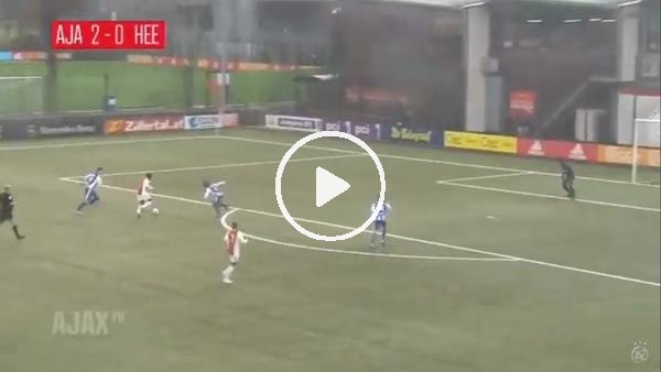 Ajaxlı genç futbolcuan Maradona golü