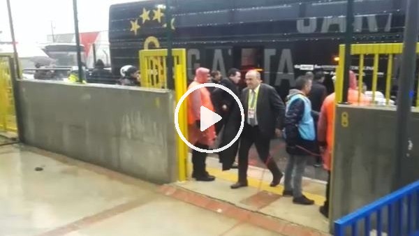 Galatasaraylı taraftardan Abdurrahim Albayrak'a: "Forvet nerede, sen nerede?"