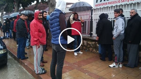 Hatayspor Passolig gişesinde uzun kuyruklar oluştu