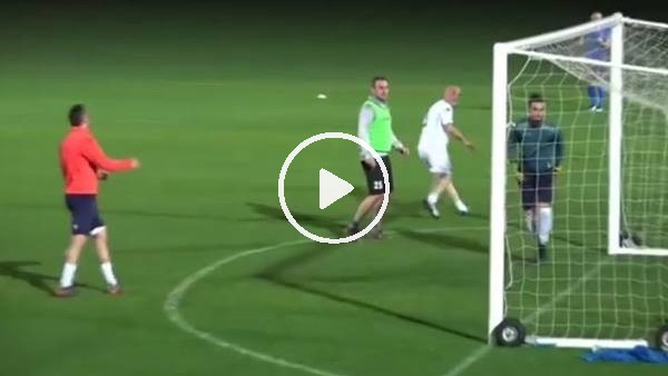 Hasan Çavuşoğlu'ndan futbolcuları kıskandıracak performans