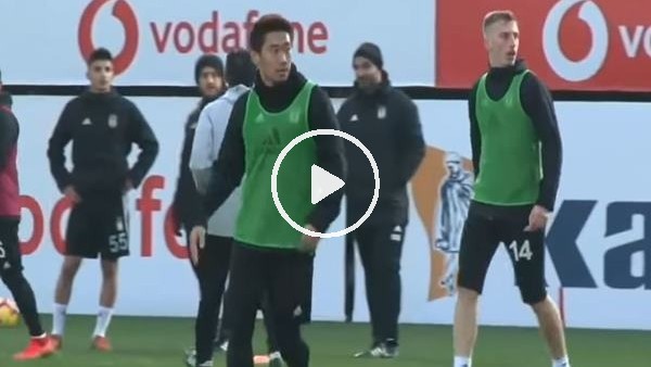 Kagawa'nın antrenmanda attğı şık gol