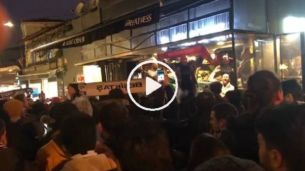 Beşiktaş taraftarından Müslüm Gürses şarkısı