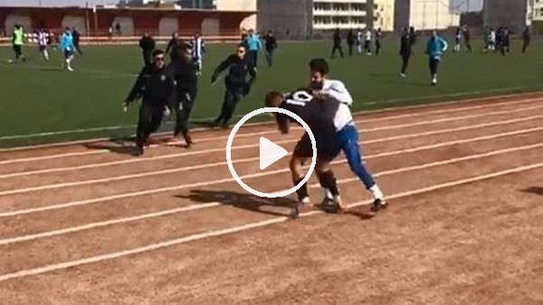 Amatör maçta futbolcular hastanelik oldu