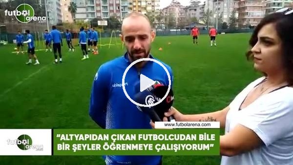 Efecan Karaca: "Altyapıdan çıkan futbolcudan bile bir şeyler öğrenmeye çalışıyorum"