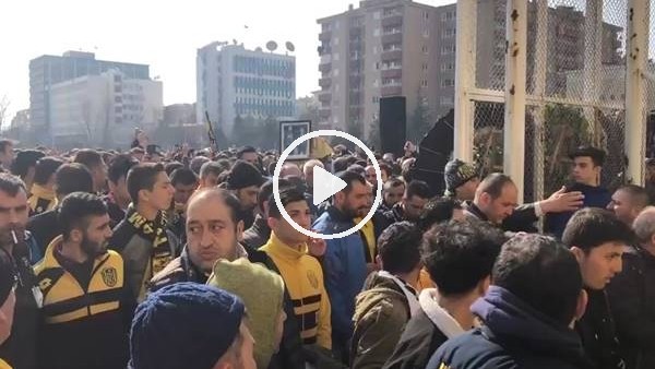 Ankaragücülü taraftarlar Mert Turgut Çakır ve Eren Açıkgöz toprağa verildi