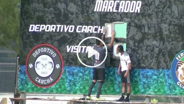 Gol attı, skorbordu kendi değiştirdi...