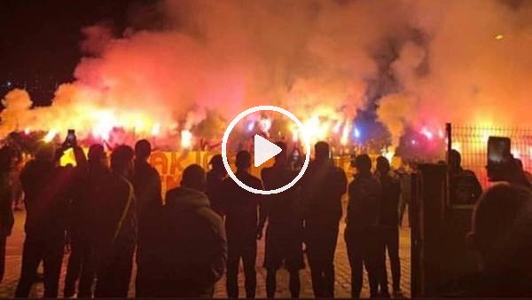 Yeni Malatyaspor taraftarından futbolculara destek