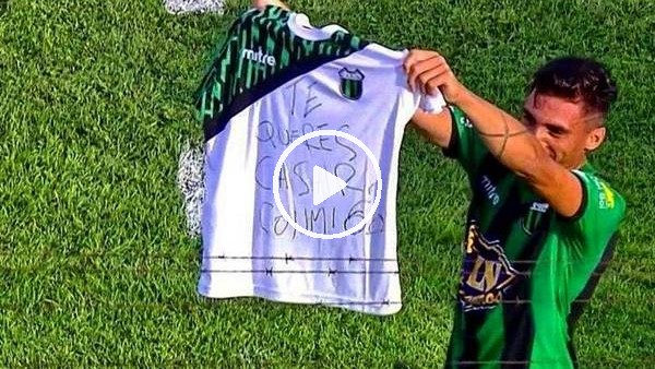 Gol sevincinde kız arkadaşına evlenme teklifi etti