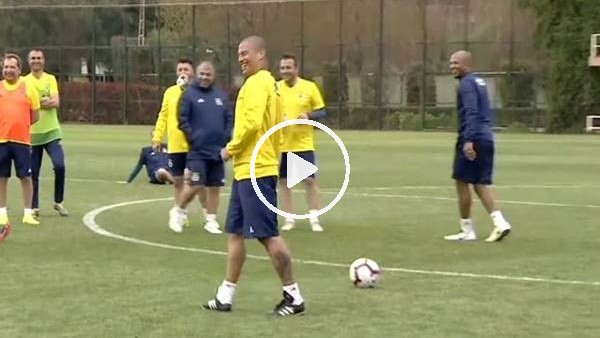 Alex de Souza'nın penaltı atışı gülümsetti...