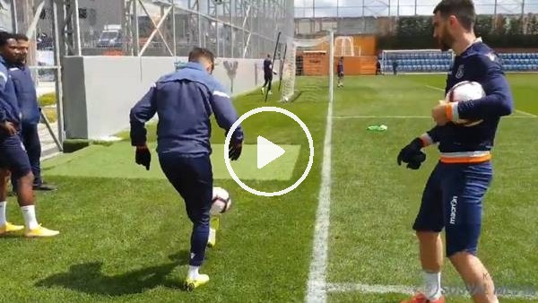 Başakşehir antrenmanında "Rabona Challenge"