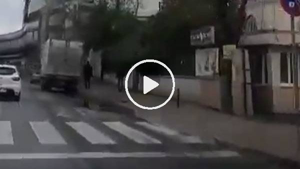 Galatasaraylı taraftar Kadıköy'de salavat getirdi