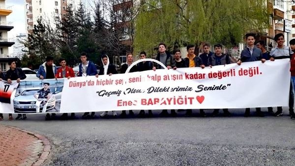 Genç futbolculardan örnek davranış