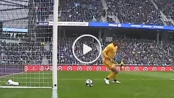 Kalecinin inanılmaz hatası...