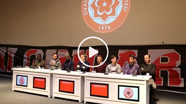 Sivassporlu futbolcular öğrencilerle buluştu