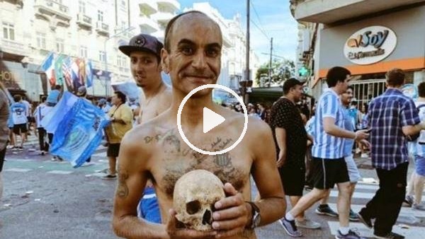 Şampiyonluk kutlamalarına dedesinin kafatası ile katıldı