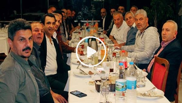 Eski futbolcular iftarda bir araya geldi