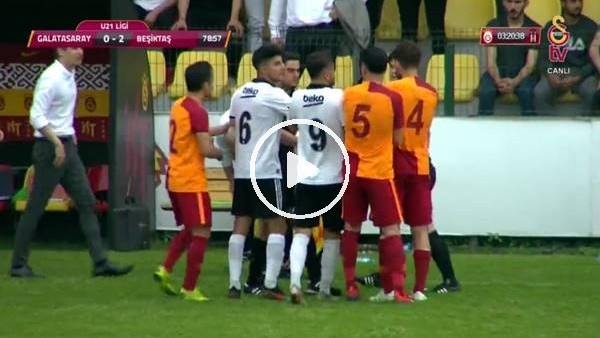 Galatasaray - Beşiktaş derbisinde saha karıştı