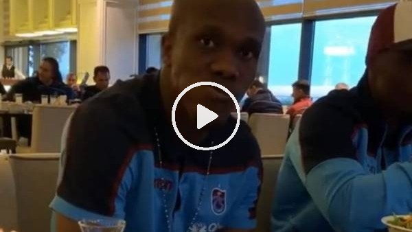 Abdulkadir Parmak iftar saatinde Nwakaeme'ye böyle takıldı