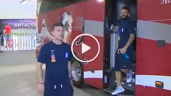 Yunan futbolcu maç sonu takım otobüslerini karıştırdı